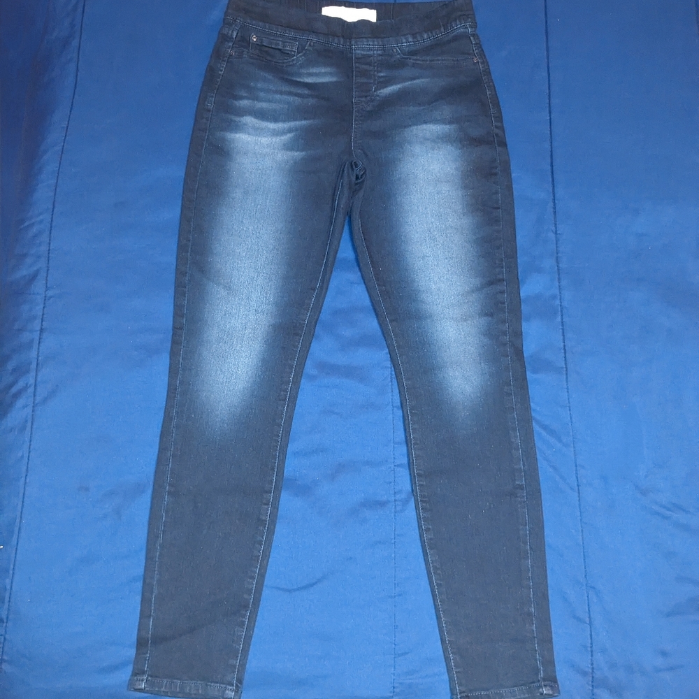Levi's pull on skinny jeans